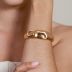 Bracelete dourado amassado e fosco