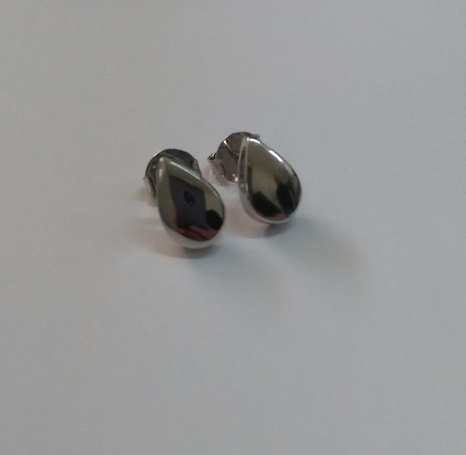 Brinco Ródio Gota em Metal 13mm