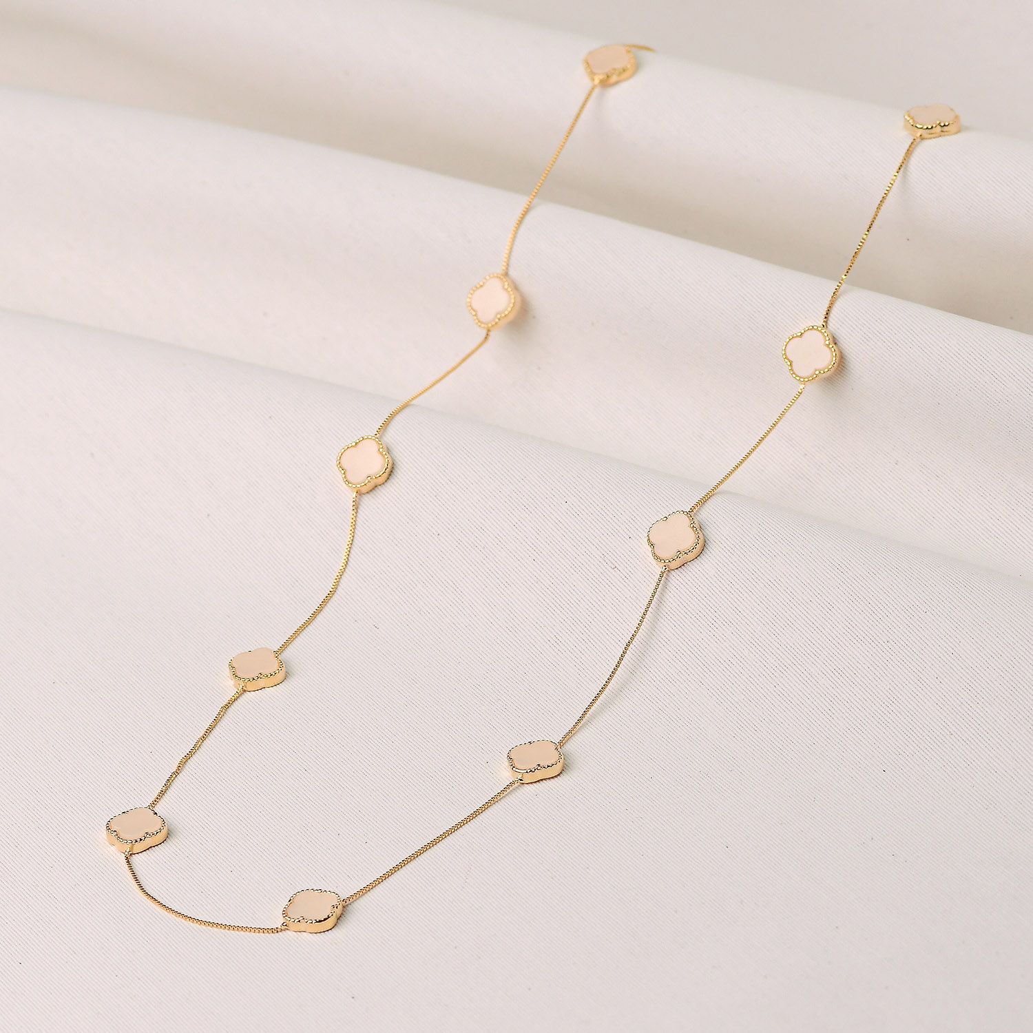 Colar Dourado com Trevos e Madrepérolas 80+10cm