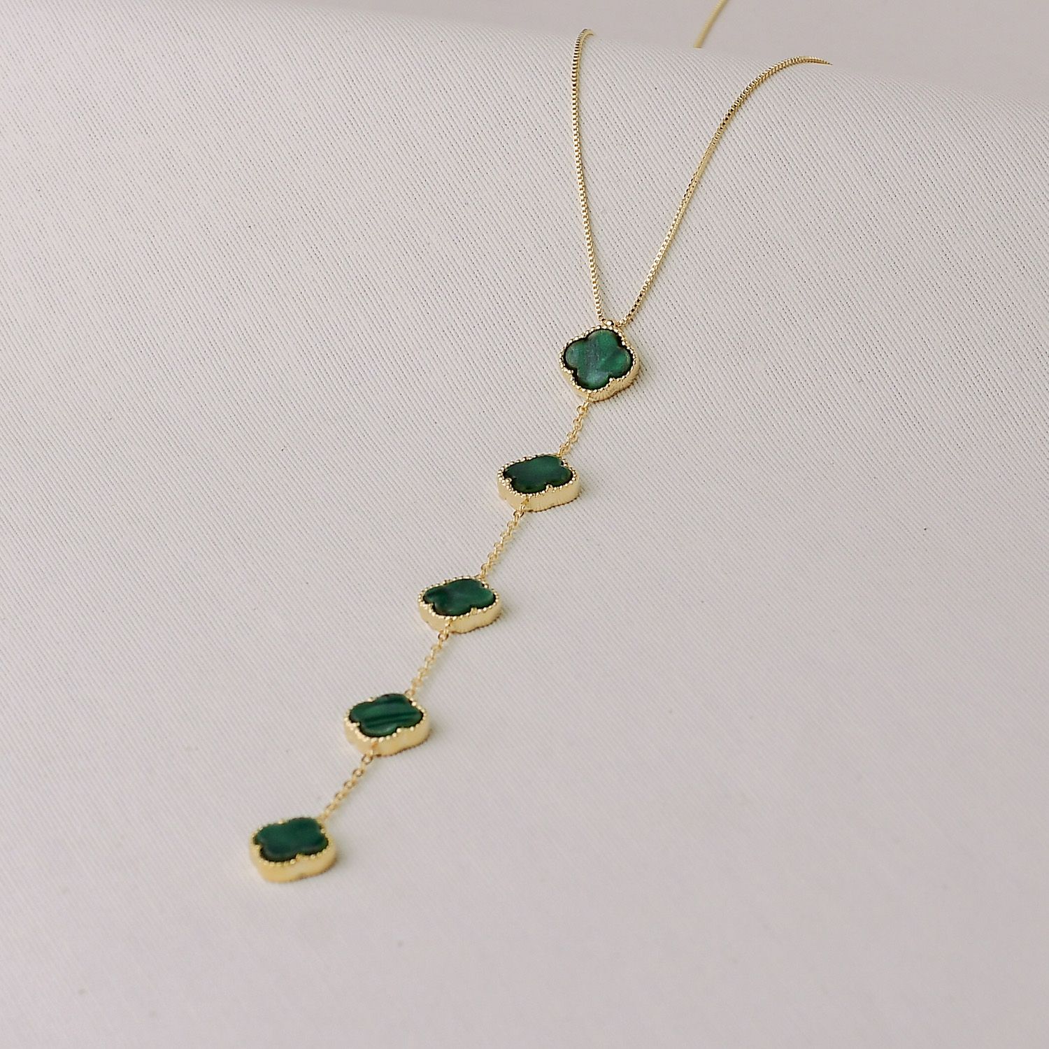 Colar Dourado Trevos Madrepérola Verde 40+10cm